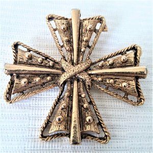 Vintage Ornate Maltese Cross Brooch Pin Celtic Royal Gold Tone Iron Rope Unique